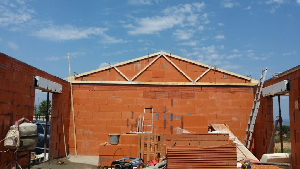 projets récents,création,rénovation,villas,maison murs parpaing,maconnerie,soutenement,cloture,piliers,portails,piscine,terrasse,dalle