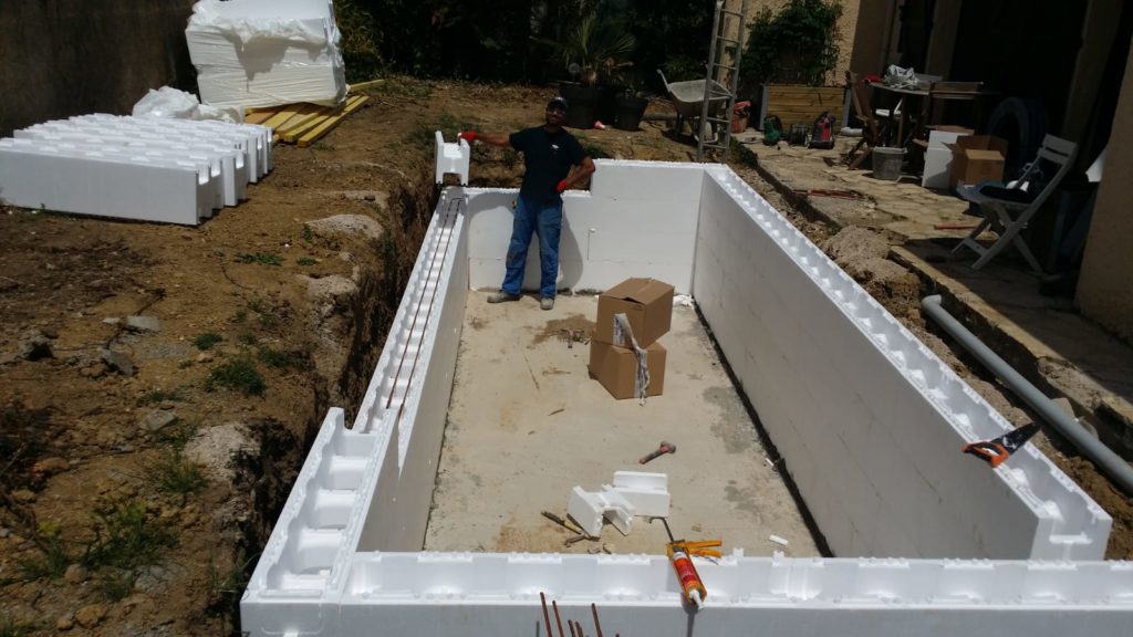 projets récents,création,rénovation,villas,maison murs parpaing,maconnerie,soutenement,cloture,piliers,portails,piscine,terrasse,dalle