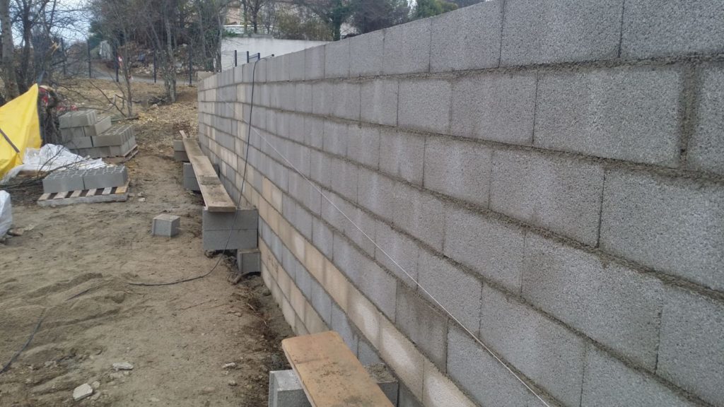 projets récents,création,rénovation,villas,maison murs parpaing,maconnerie,soutenement,cloture,piliers,portails,piscine,terrasse,dalle