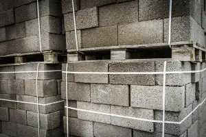 béton,béton armé,béton précontrait,le béton cellulaire,béton projeté,béton autofragilisant,résistantes,structure,armatures métalliques,acier,contraintes,lourde,matériau de construction,isolant,ciment,projets de construction écologiques et durables,béton fibre