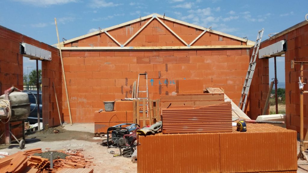 projets récents,création,rénovation,villas,maison murs parpaing,maconnerie,soutenement,cloture,piliers,portails,piscine,terrasse,dalle