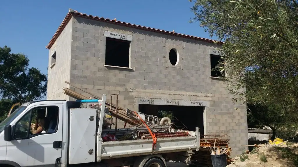 projets récents,création,rénovation,villas,maison murs parpaing,maconnerie,soutenement,cloture,piliers,portails,piscine,terrasse,dalle