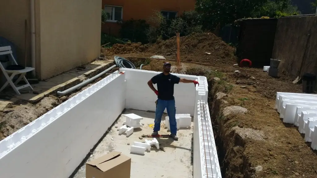 projets récents,création,rénovation,villas,maison murs parpaing,maconnerie,soutenement,cloture,piliers,portails,piscine,terrasse,dalle